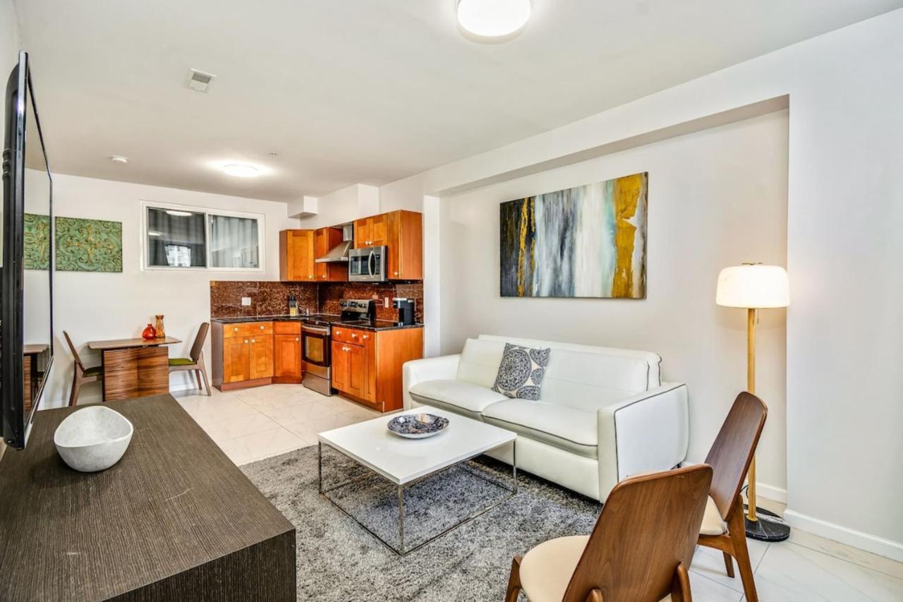 The Vacationer's Place Apartment